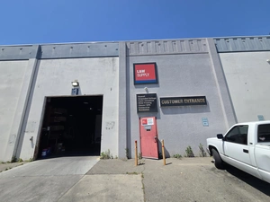 San Jose 的 L&W Supply 店面入口
