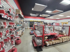 L&W Supply 的粘合剂和密封剂走道