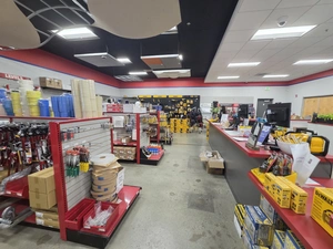 油漆、安全装备和承包商用品走道